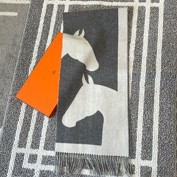 Authentic Hermes double sided cashmere Horse Scarf - Picture 7 of 14